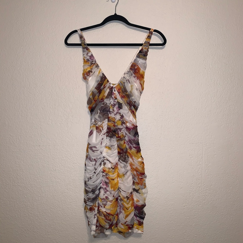 Beautiful floral Bebe dress 🍂